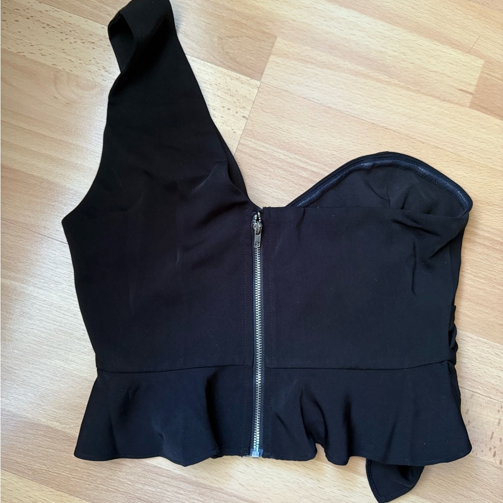 Superdown Karlie black one shoulder top - Picture 2 of 6